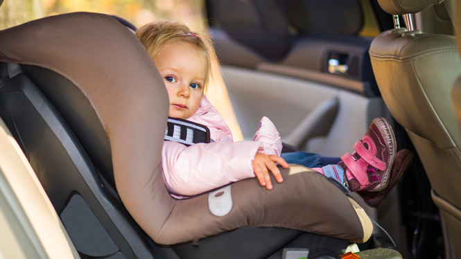 Le nuove regole per il trasporto dei bambini in auto